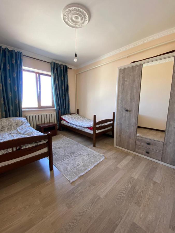 Hotel Maksat House Tossor Esterno foto